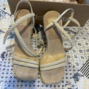 Dolce Vita Oro Heels in Natural raffia sz 8.5